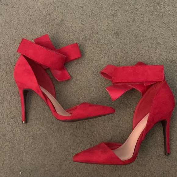 Wild Diva Red Bow Heels - Picture 4 of 8